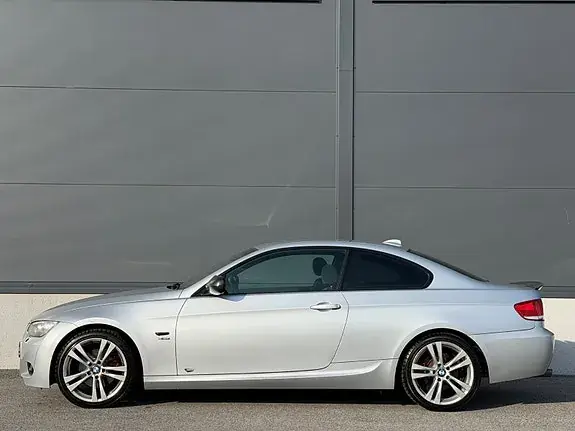 BMW 320D 2010 photo 5
