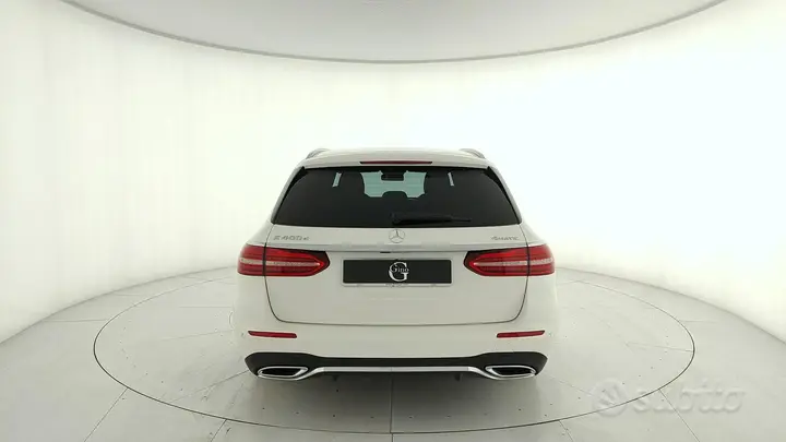 Mercedes-Benz E-Class 2023 photo 4