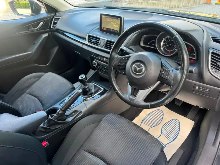 Mazda Mazda3 2016 photo 3
