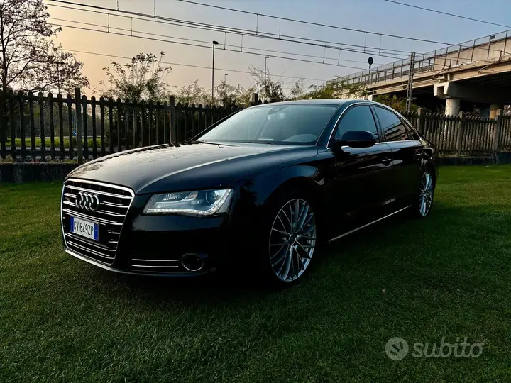 Audi A8 2011 photo 4