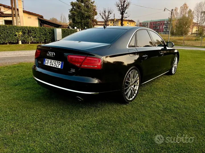 Audi A8 2011 photo 3