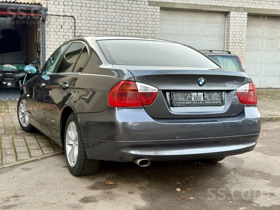 BMW 318 2006 photo 4