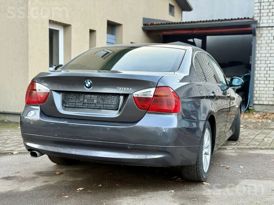 BMW 318 2006 photo 3