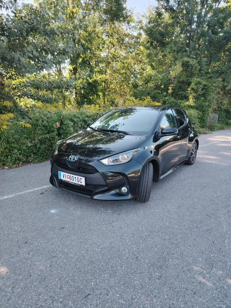 Toyota Yaris 2023 photo 3