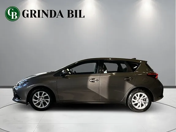 Toyota Auris 2017 photo 2