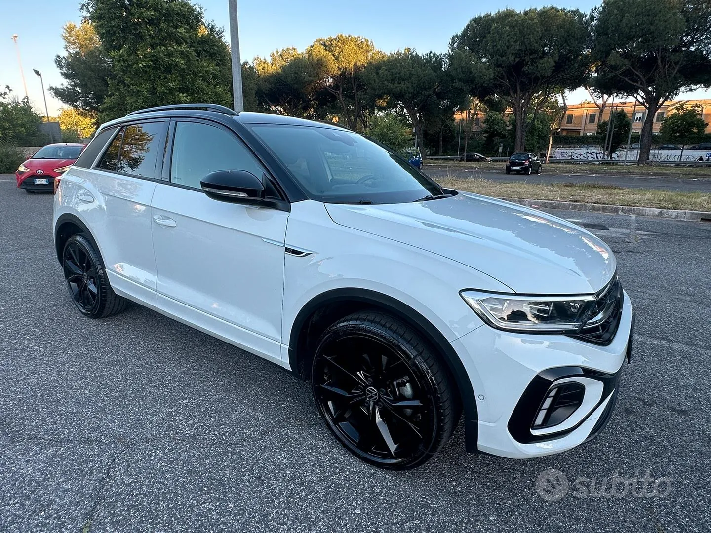 Volkswagen T-Roc 2022 photo 2