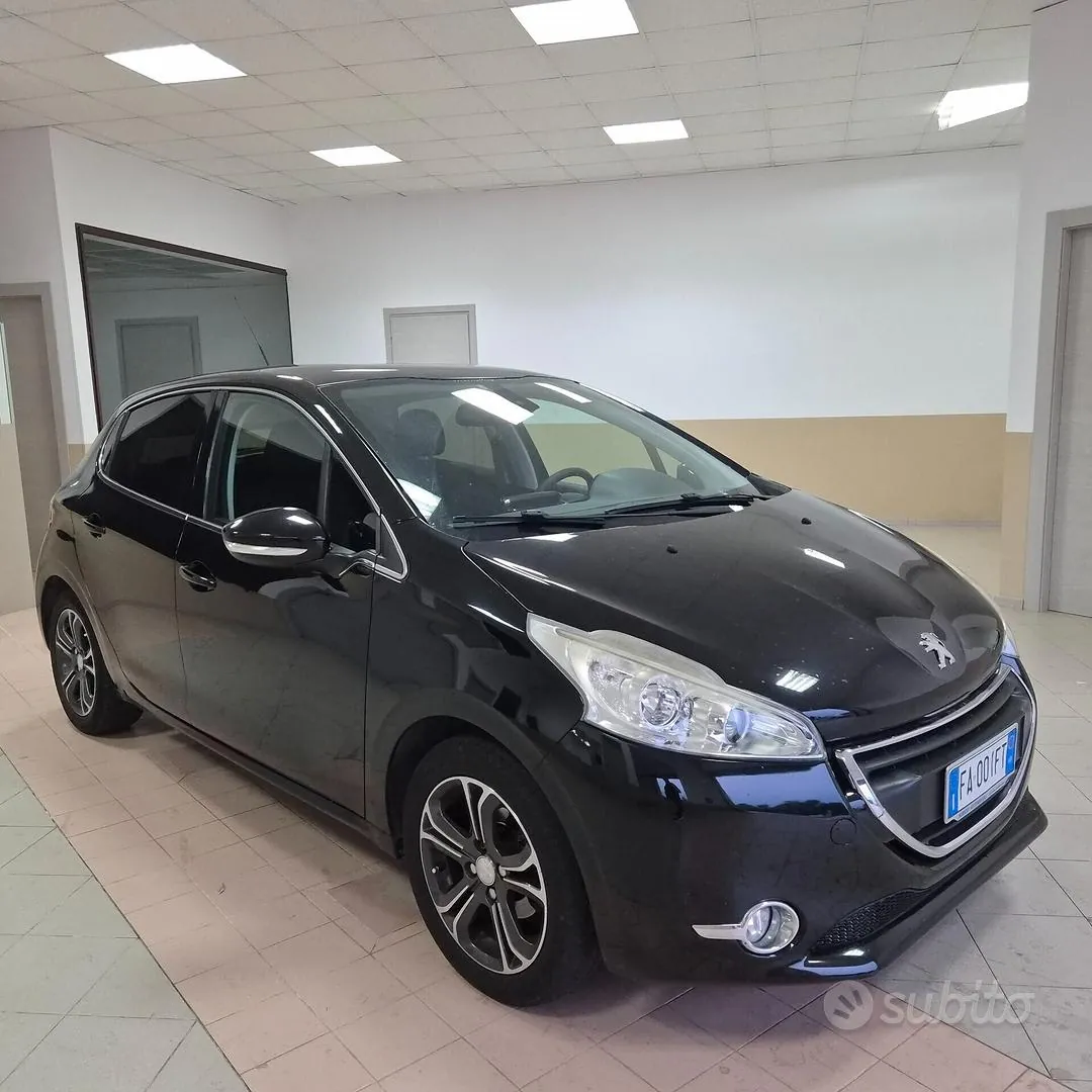 Peugeot 208 2015 photo 3