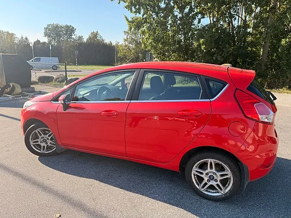 Ford Fiesta 2015 photo 5