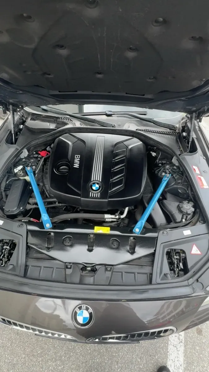 BMW 5 Series 2012 photo 3