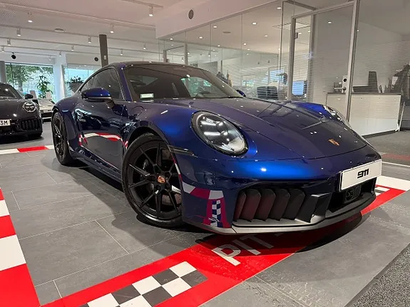 Porsche 911 Carrera 4 Gts