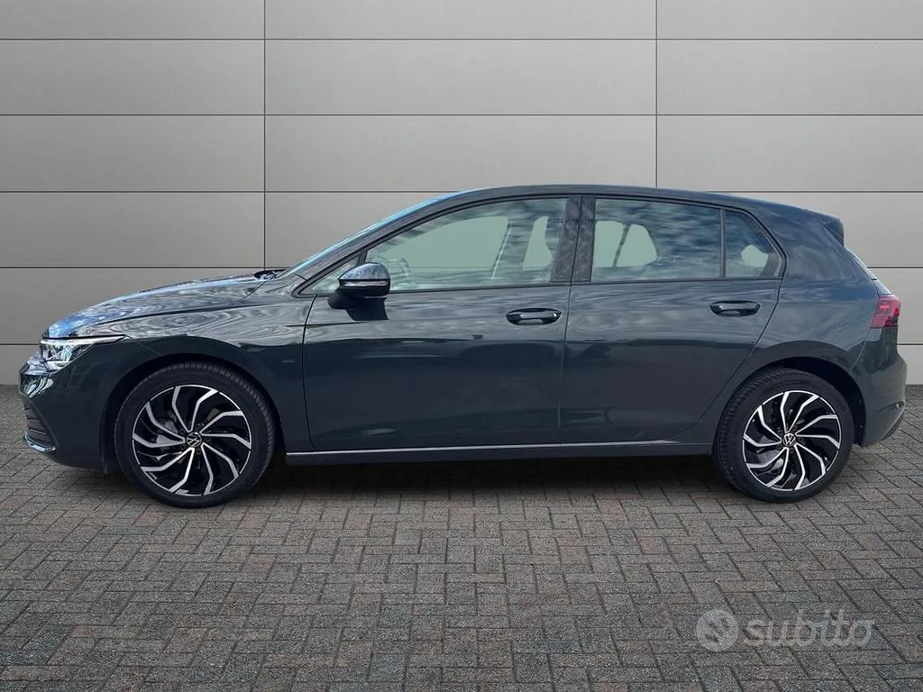 Volkswagen Golf 2023 photo 2