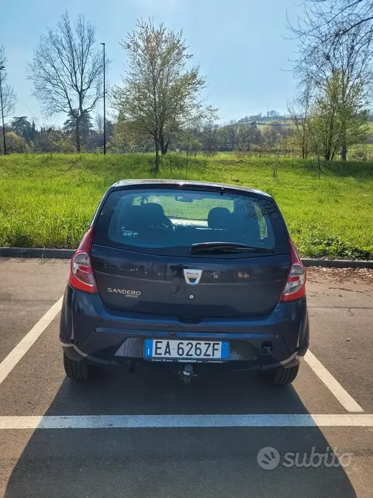 Dacia Sandero 2010 photo 5