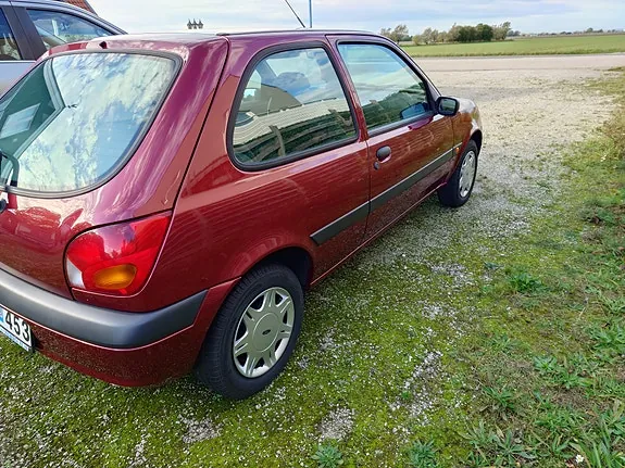 Ford Fiesta 2001 photo 5