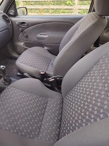 Ford Fiesta 2001 photo 2