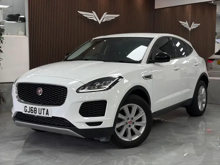 Jaguar E-Pace 2019 photo 4