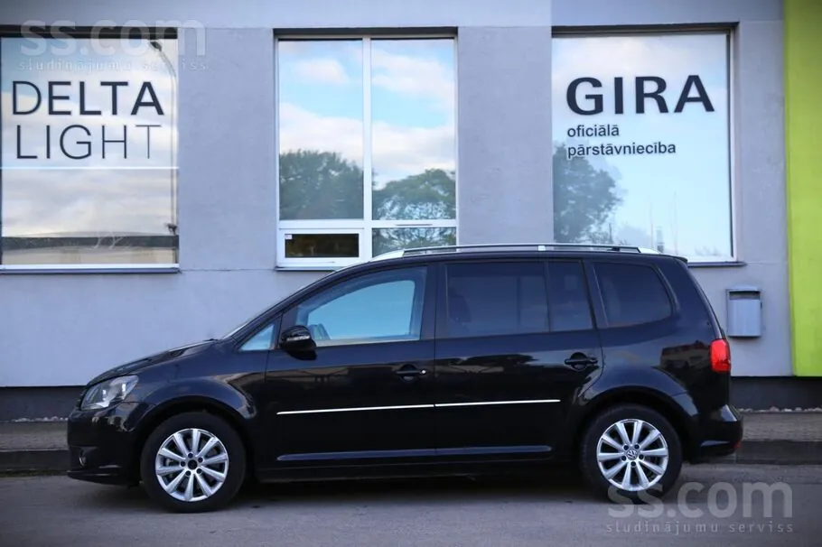 Volkswagen Touran 2010 photo 2