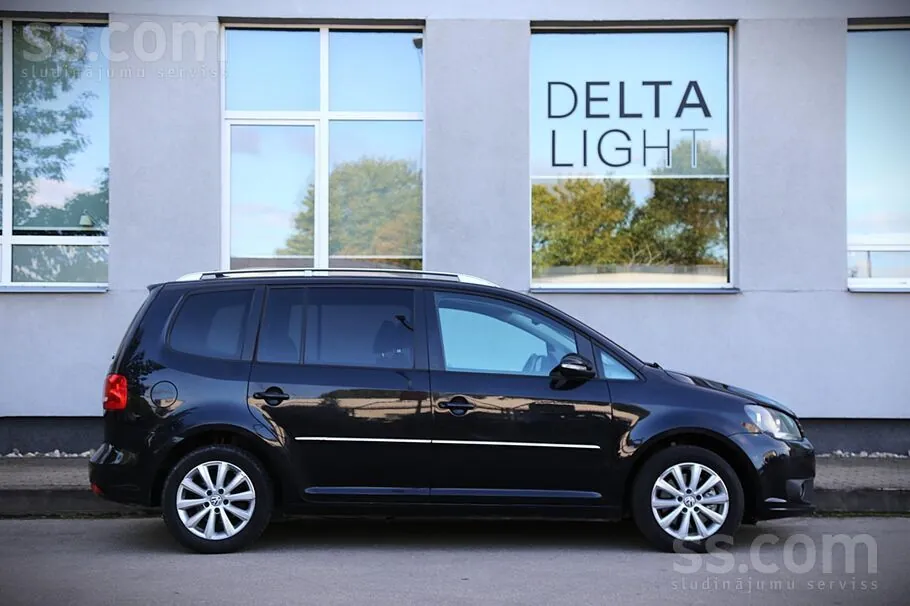 Volkswagen Touran 2010 photo 3