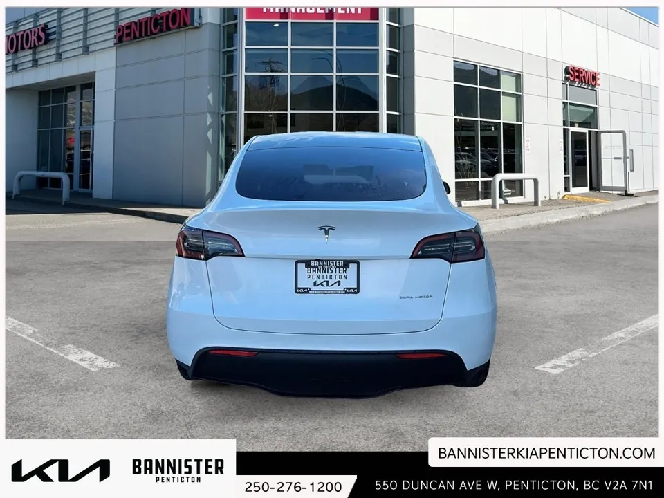 Tesla Model Y 2023 photo 3
