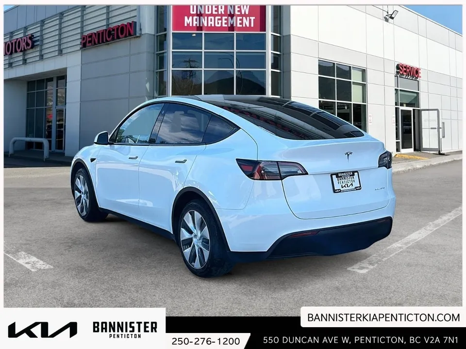 Tesla Model Y 2023 photo 4