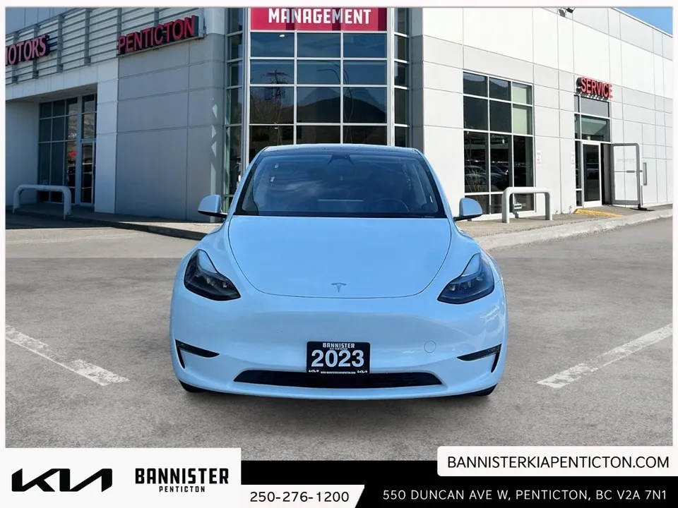 Tesla Model Y 2023 photo 2