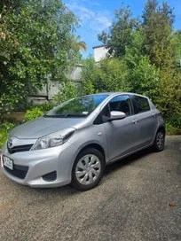 Toyota Yaris 2012 photo 2