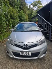 Toyota Yaris 2012 photo 3
