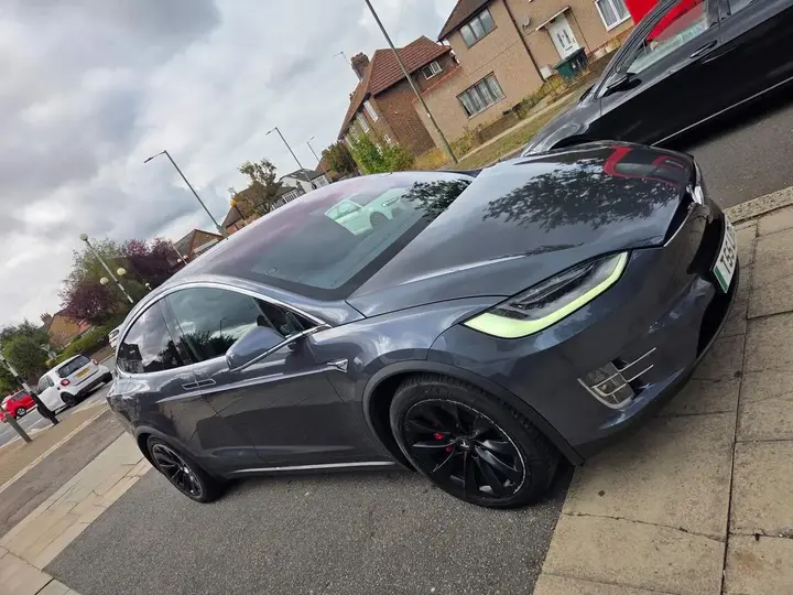 Tesla Model X 2020 photo 3