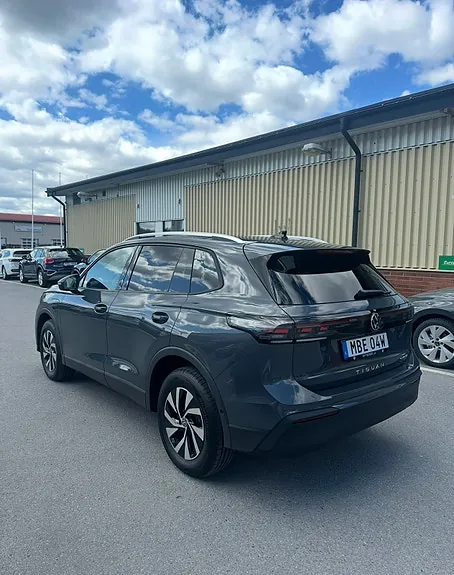 Volkswagen Tiguan 2025 photo 2