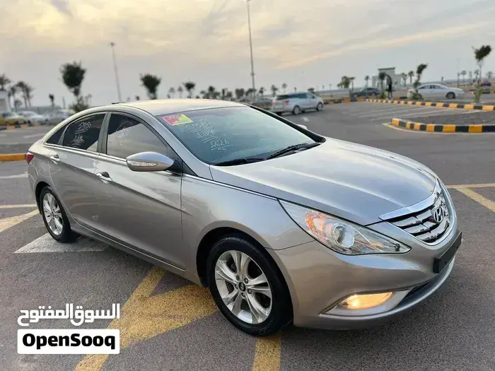 Hyundai Sonata 2012 photo 2