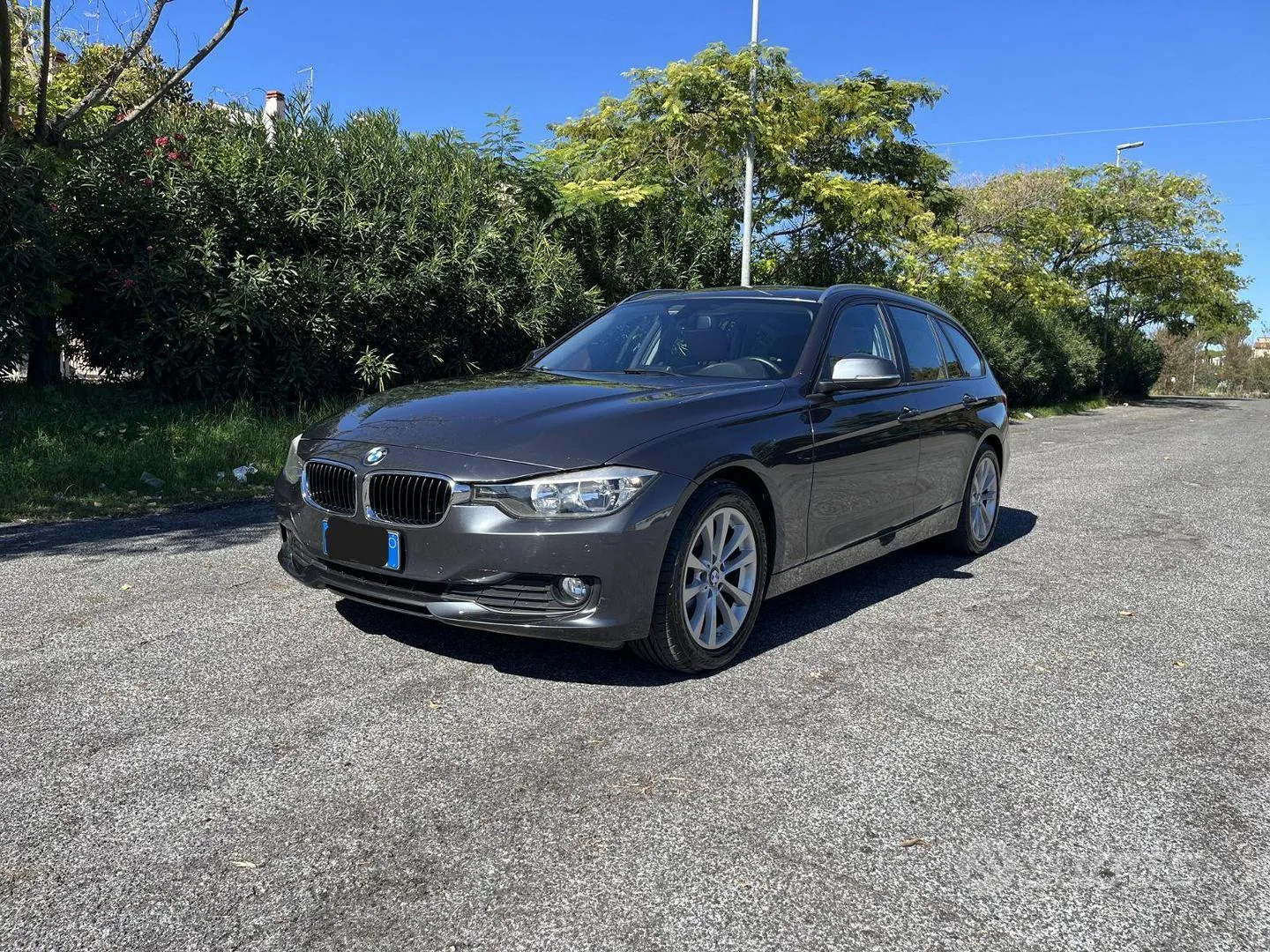 BMW 320D Touring 2015 photo 2