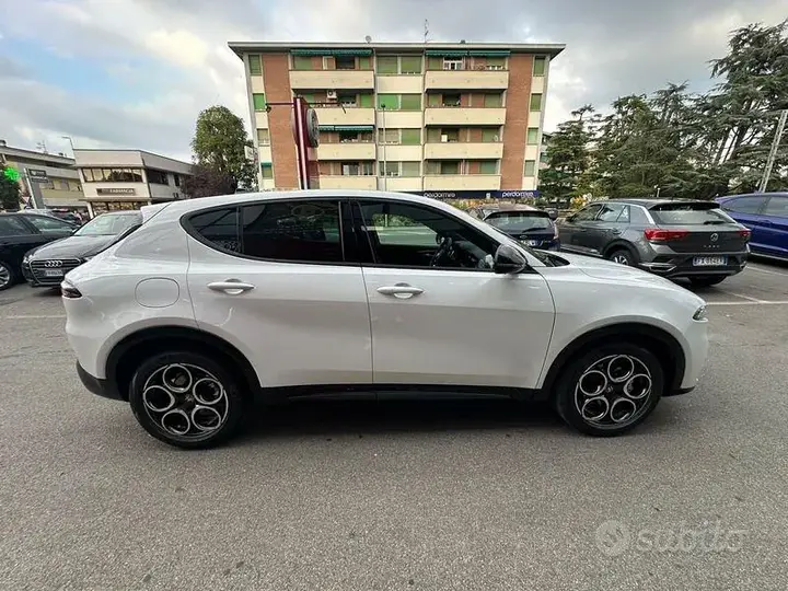 Alfa Romeo Tonale 2026 photo 4