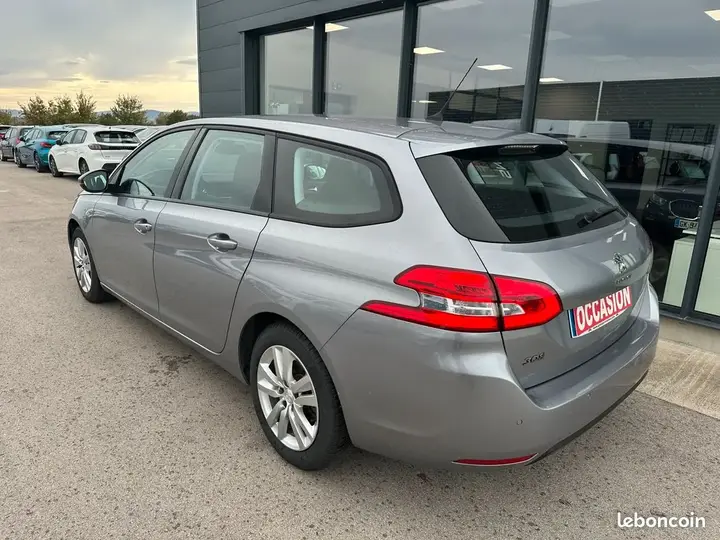 Peugeot 308 2020 photo 2