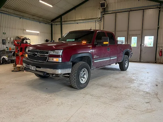 Chevrolet Silverado 2500 2005 photo 2
