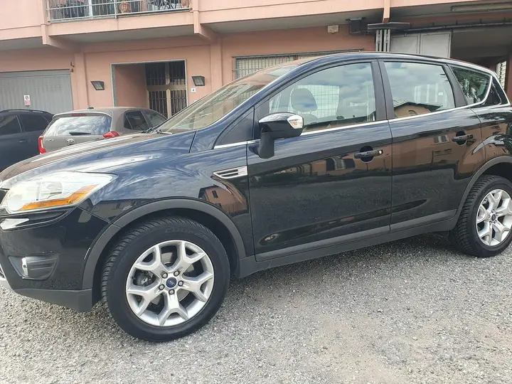 Ford Kuga 2012 photo 2