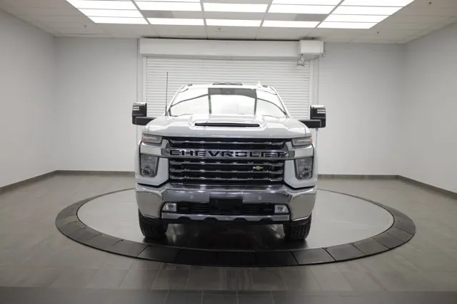 Chevrolet Silverado 3500Hd 2023 photo 2