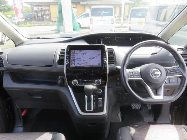 Nissan Serena 2017 photo 2
