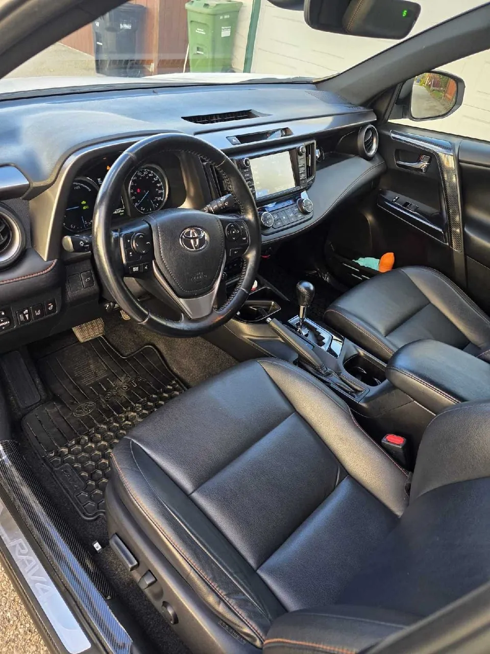 Toyota Rav4 2017 photo 2