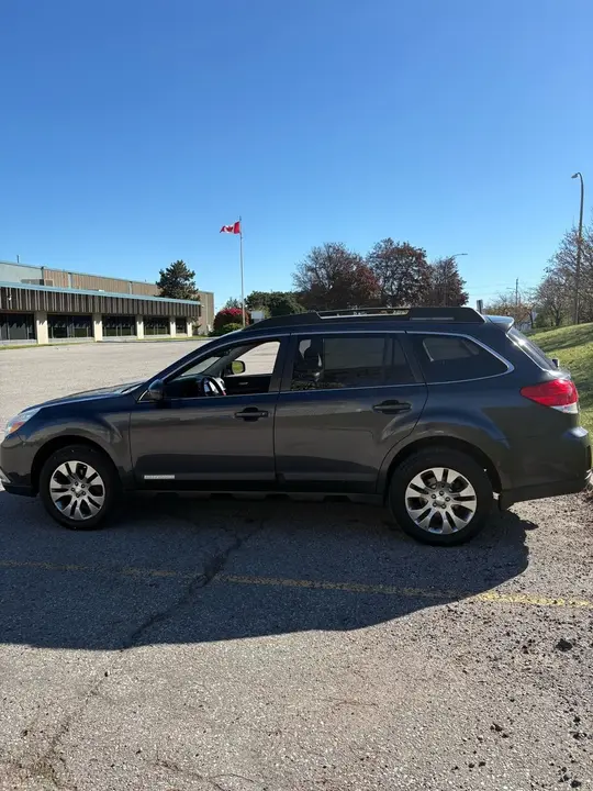 Subaru Outback 2011 photo 5