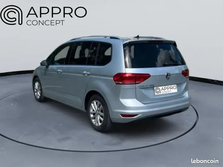 Volkswagen Touran 2016 photo 2