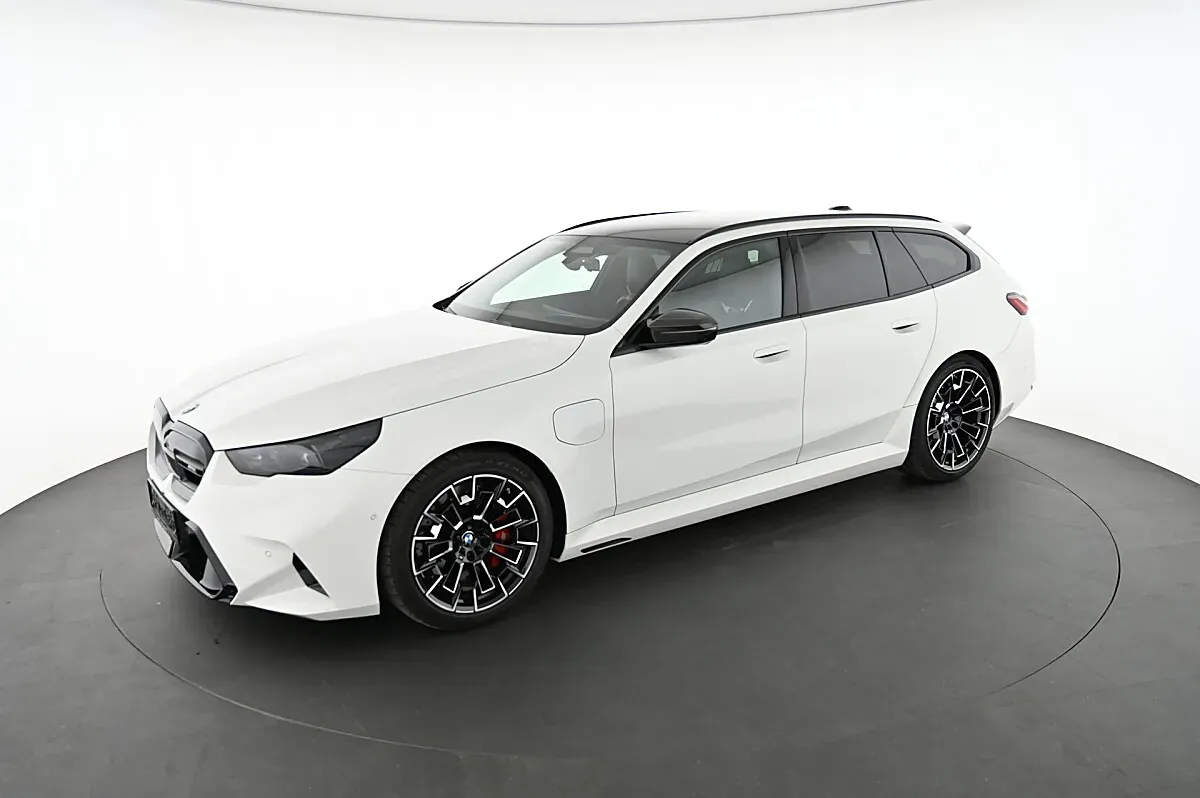 BMW 5 Series 2025 photo 3