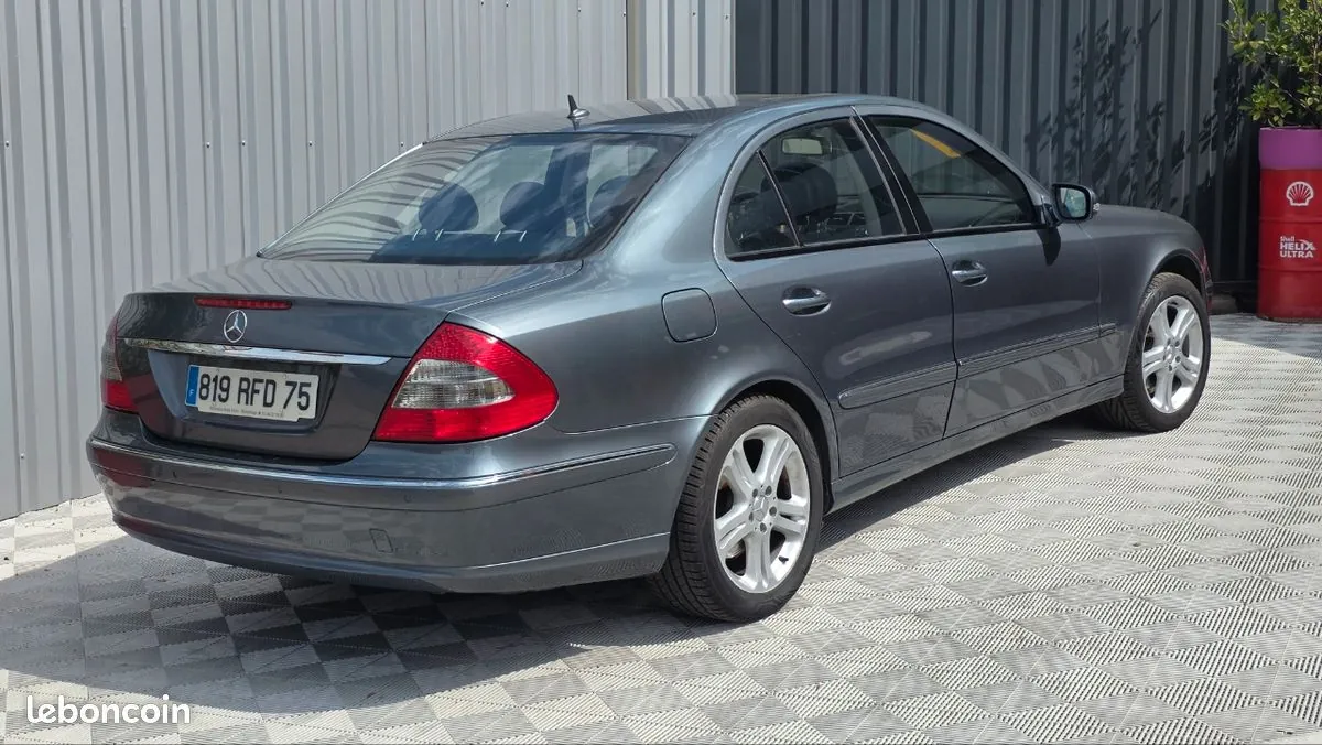 Mercedes-Benz E-Class 2007 photo 2