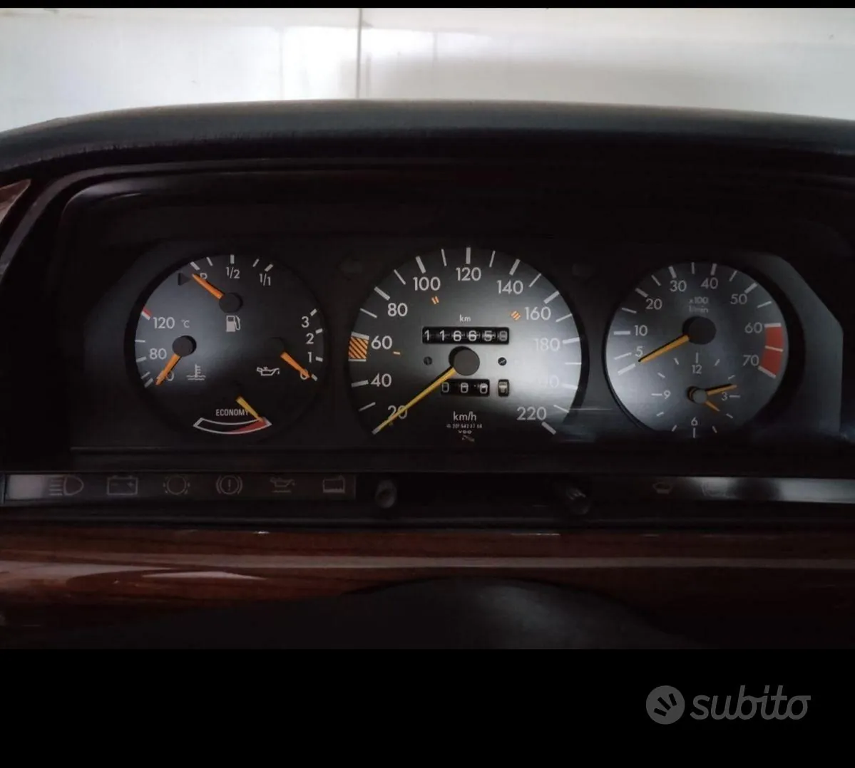 Mercedes-Benz 190E 1985 photo 4