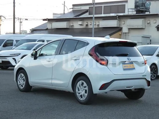 Toyota Aqua 2024 photo 4