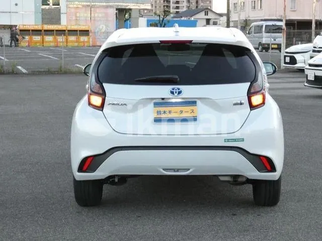 Toyota Aqua 2024 photo 5