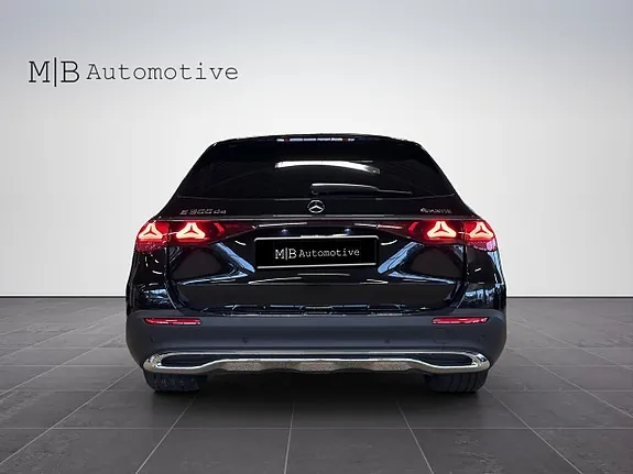 Mercedes-Benz E300 De 2025 photo 5