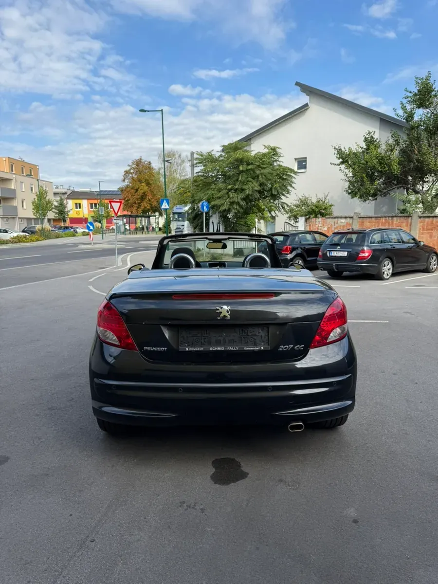 Peugeot 207 2011 photo 3