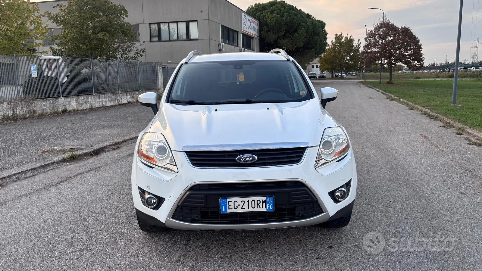 Ford Kuga 2011 photo 2