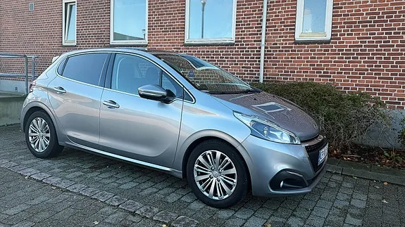 Peugeot 208 2020 photo 2