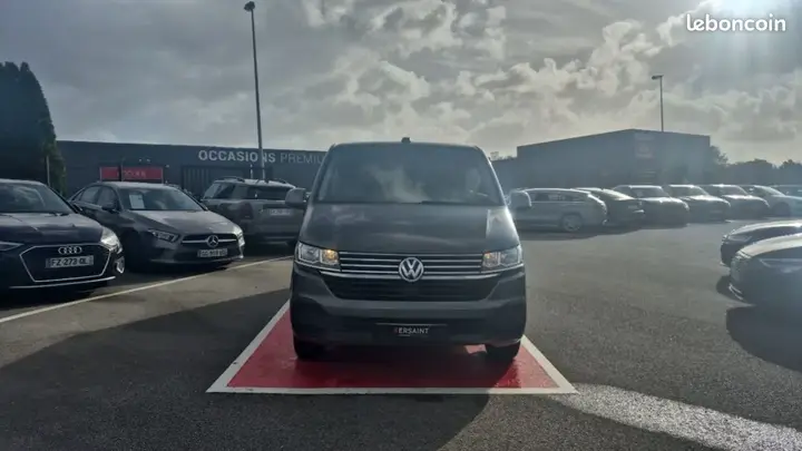 Volkswagen Caravelle 2022 photo 2