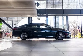 Lexus Es 300H 2025 photo 3